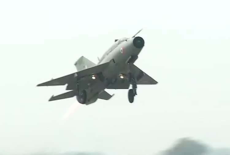 Wing Commander Abhinandan Varthaman Flew MiG 21 with Indian Air force Chief BS Dhanoa