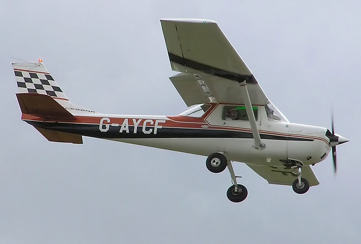 trainer fainted at an altitude of 6200 feet, student flying plane for first time made safe landing