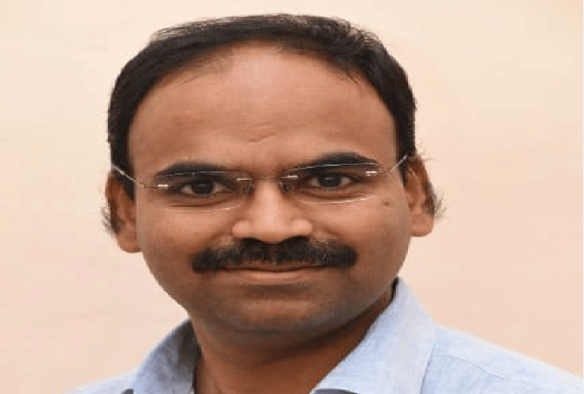 Ballia DM apologizes on Twitter for indecency with BSP leader  