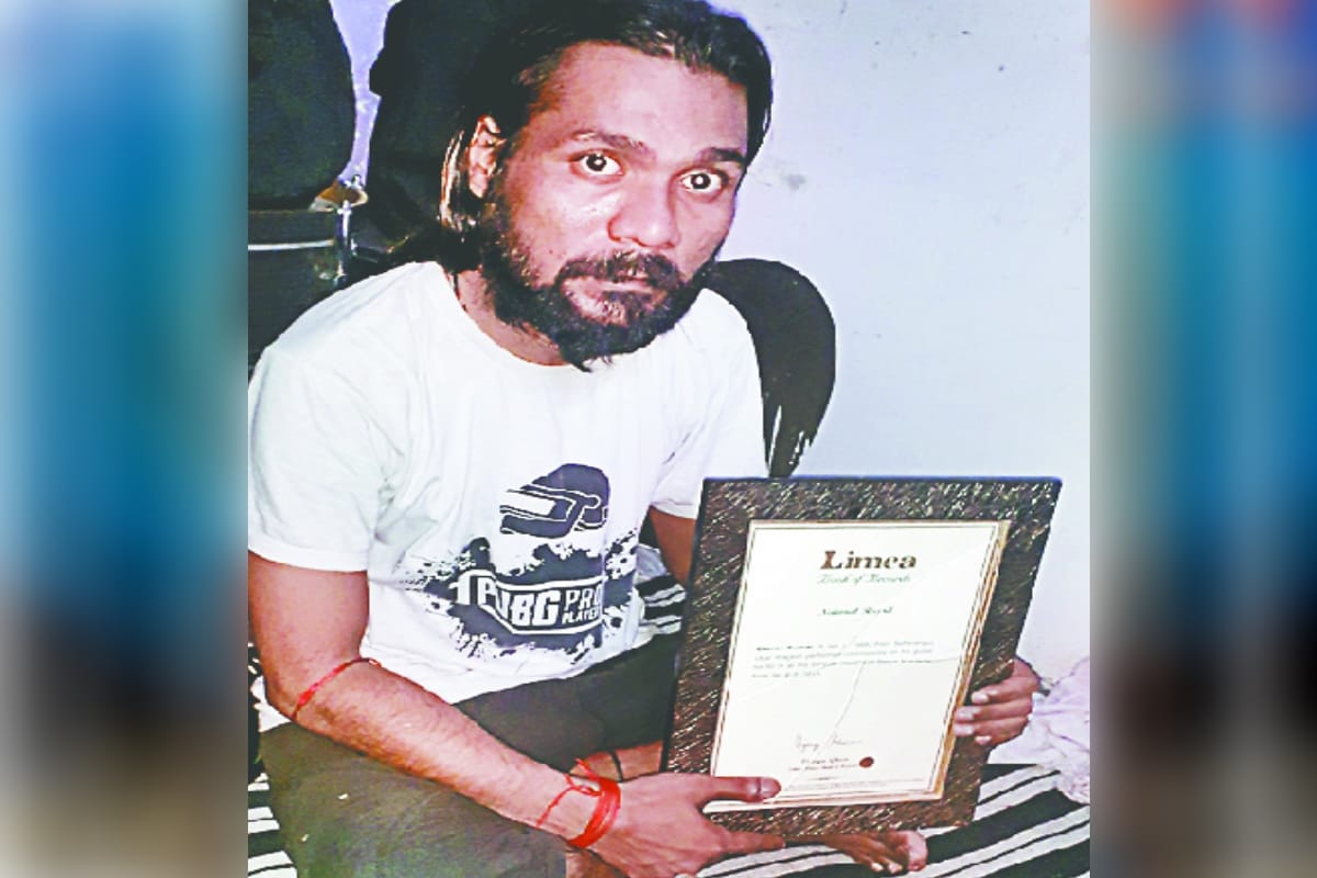This person from UP has a record of playing guitar continuously for more than fifty hours
