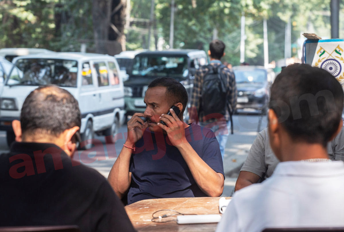 CRPF sets up telephone booth in Srinagar, Jammu Kashmir latest news and visuals
