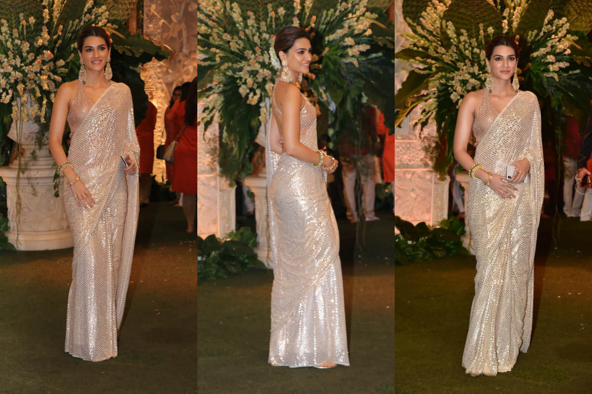 ganesh chaturthi celebration 2019 at mukesh ambani residence kriti sanon stunning look