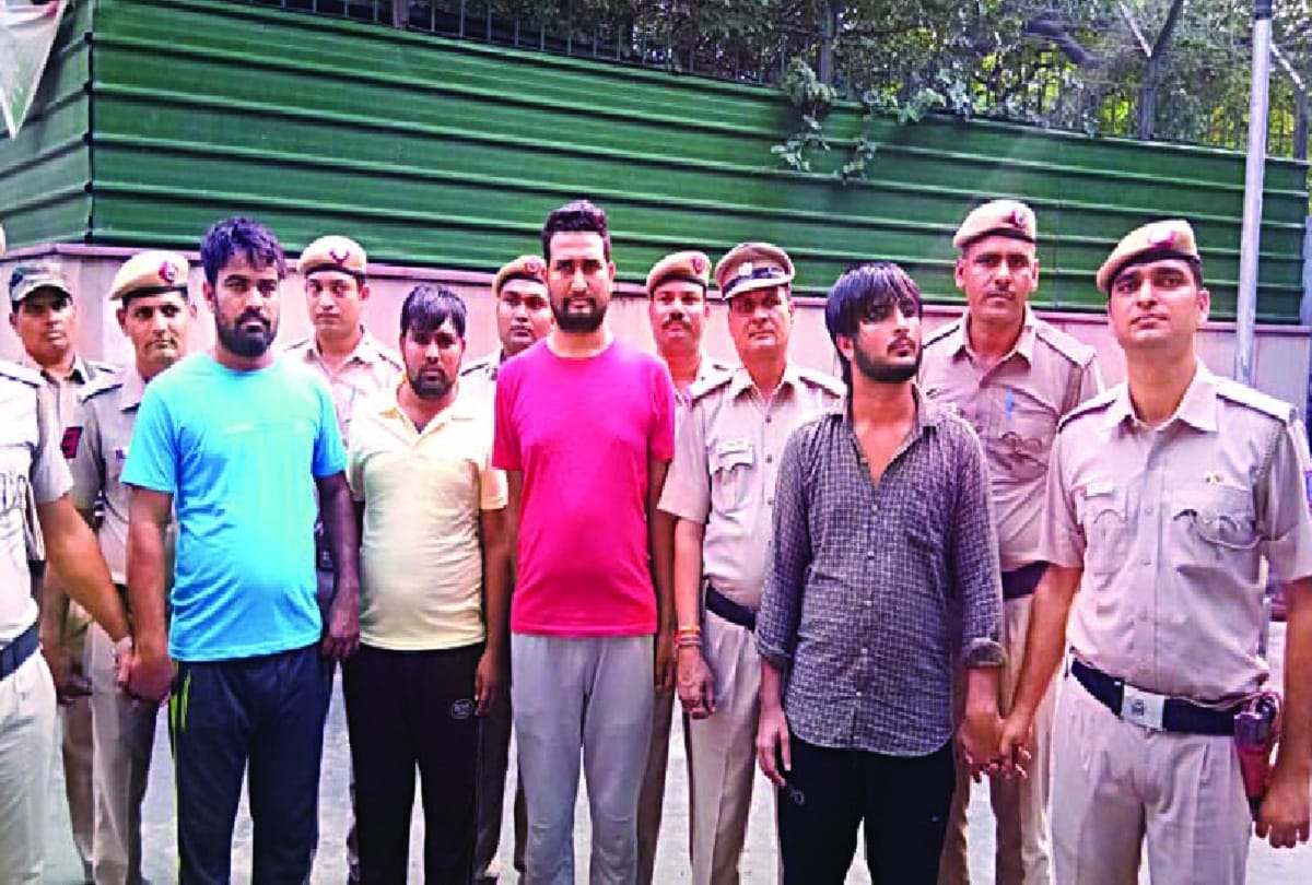 National hockey player arrested with three in car robbery