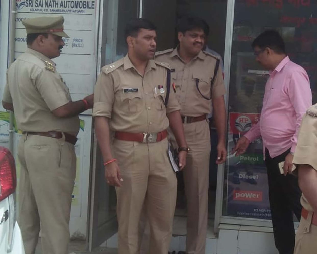 On the highway in broad daylight, miscreants looted 60 thousand from bidi merchant