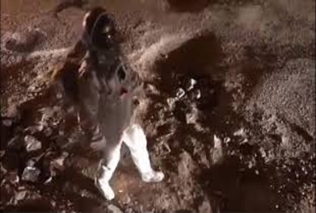 Bengaluru: People were surprised to see astronaut on the road, doing moonwalk