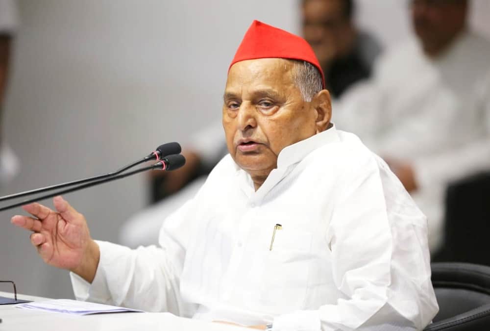 Main Mulayam Singh Yadav Film on Politician Family Wife Sadhna Gupta Akhilesh Yadav political Career Life