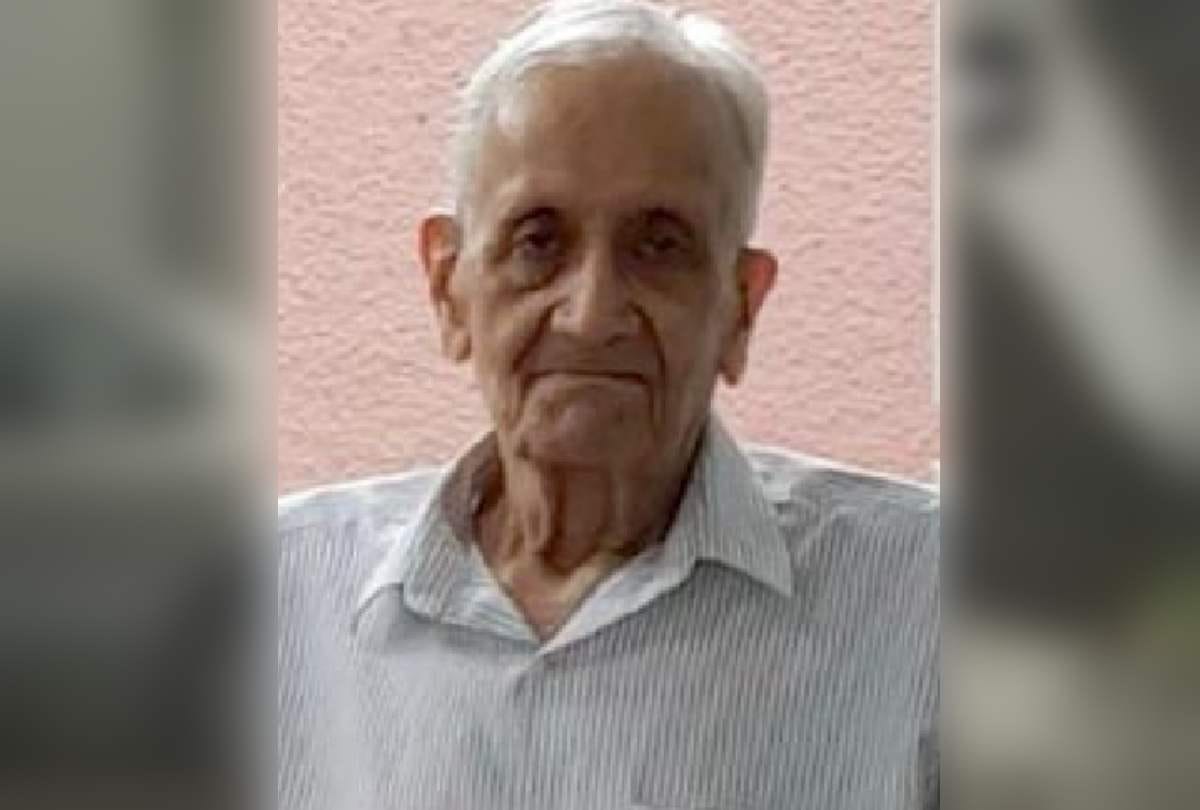 delhi old man killed then body taken in refrigerator and composed in house pit
