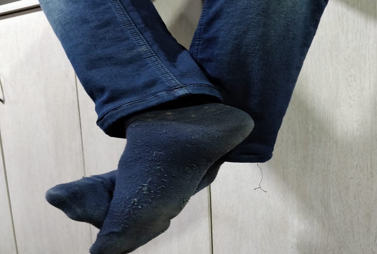 Darker socks can cause dengue because it is attracted Aedes mosquito