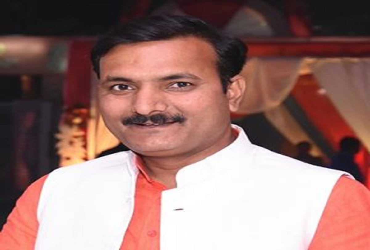 Basic Education Minister satish dwivedi attack on rahul gandhi