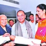 प्रिया टंडन के परिवार के साथ अरुण जेटली