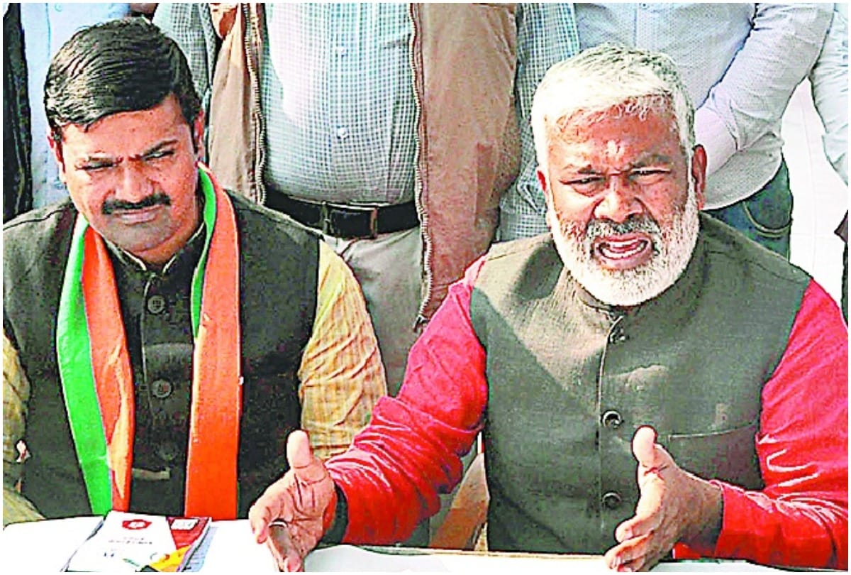 State President Swatantradev Singh adresses booth sammelan in pratapgarh 