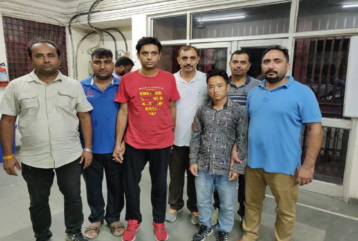 Delhi Police Special Cell arrested two drug dealers