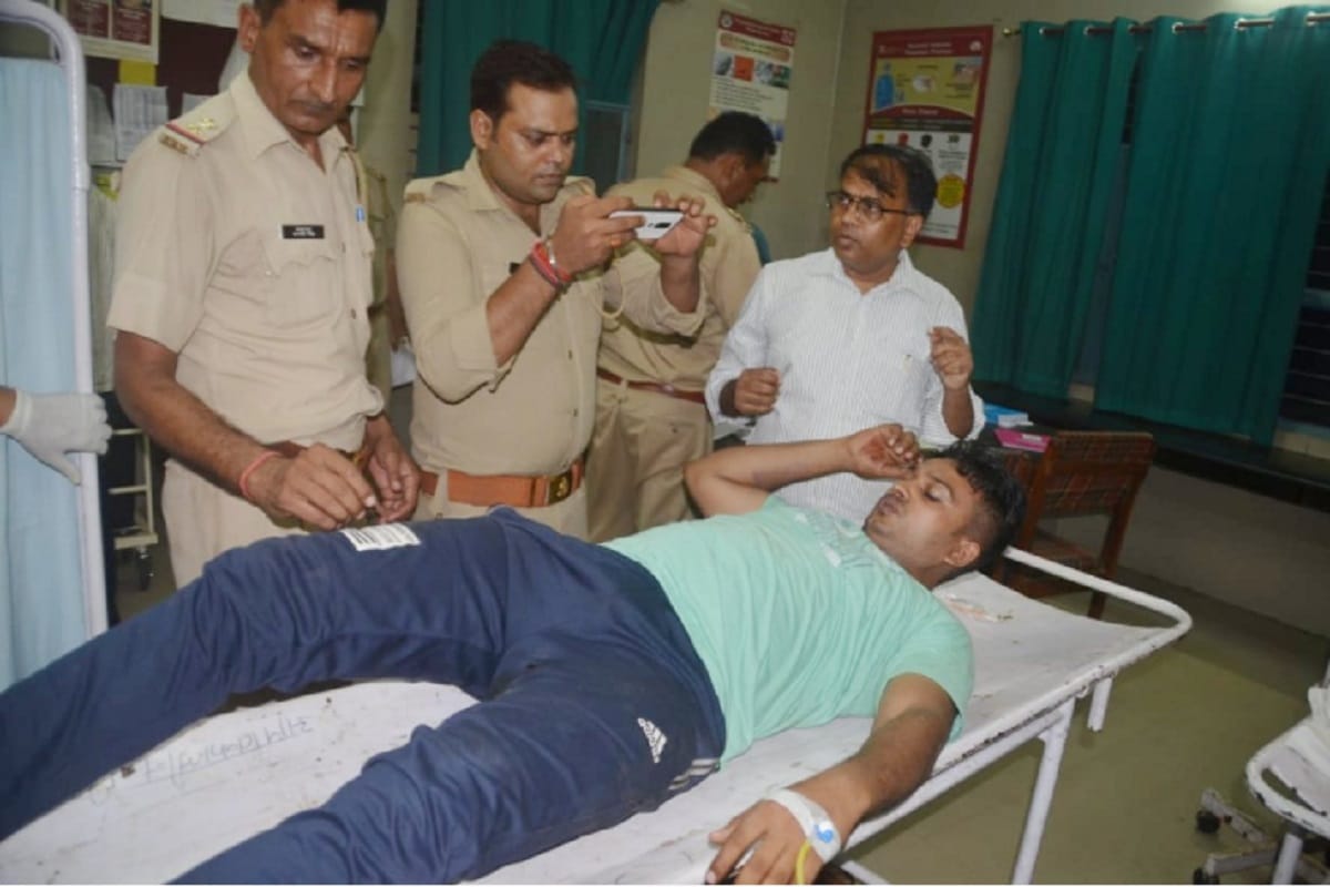Attacker shot gym operator and his relative in Baghpat city and hospitalized of injured