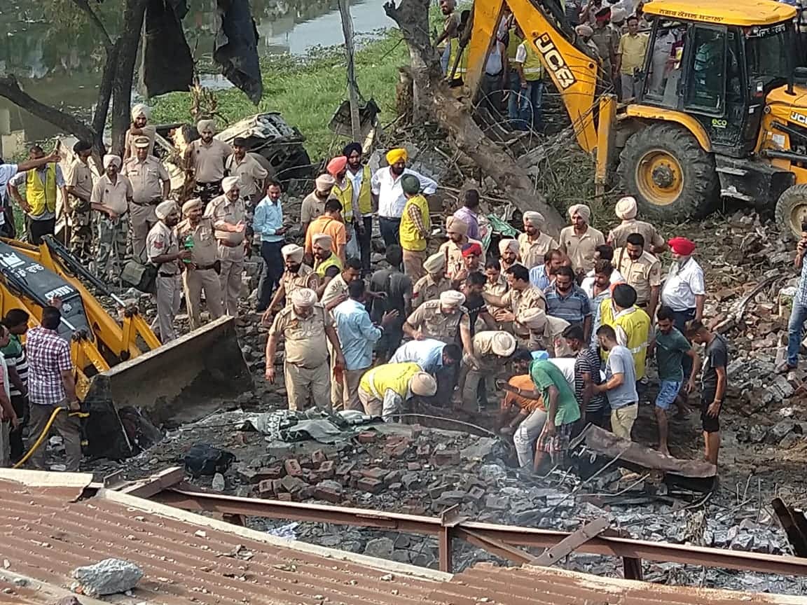 Batala firecracker Factory blast sunny deol visit the Batala Blast site and meets victims families
