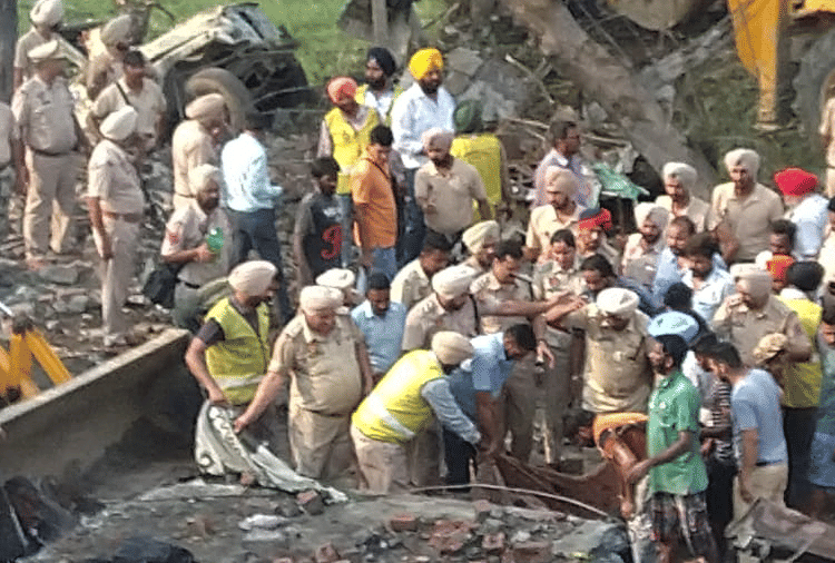 Blast in Crackers Factory In Batala Punjab, Live Photo