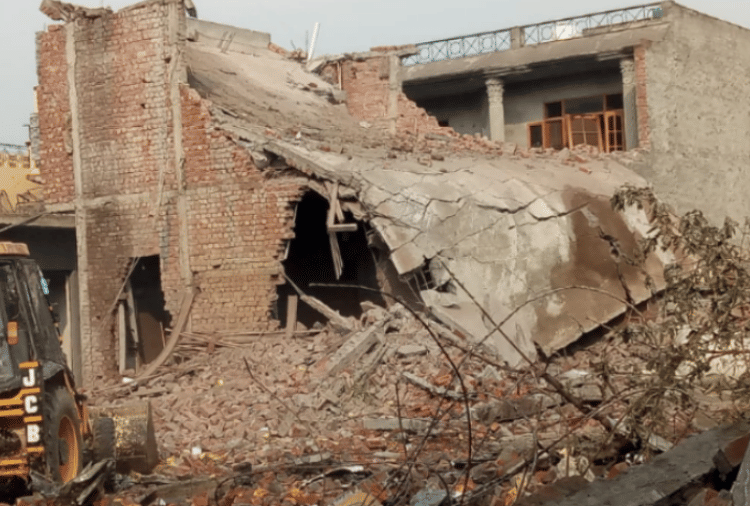 Blast in Crackers Factory In Batala Punjab, Live Photo