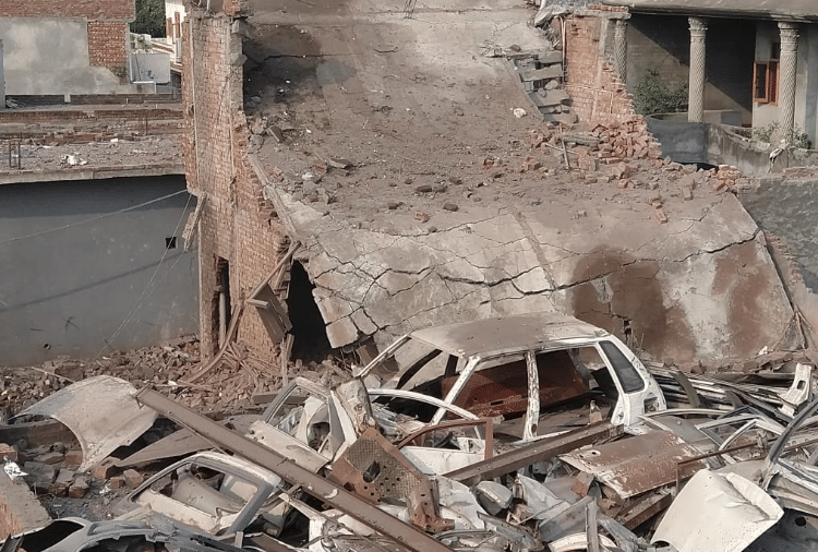 Blast in Crackers Factory In Batala Punjab, Live Photo