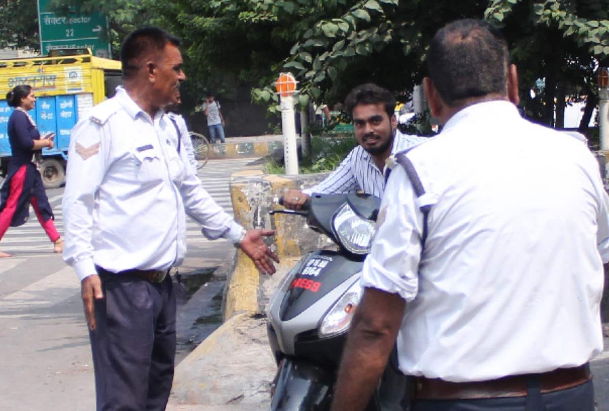In 24 hours challan of 32000 to 10000 on six different vehicles in delhi ncr