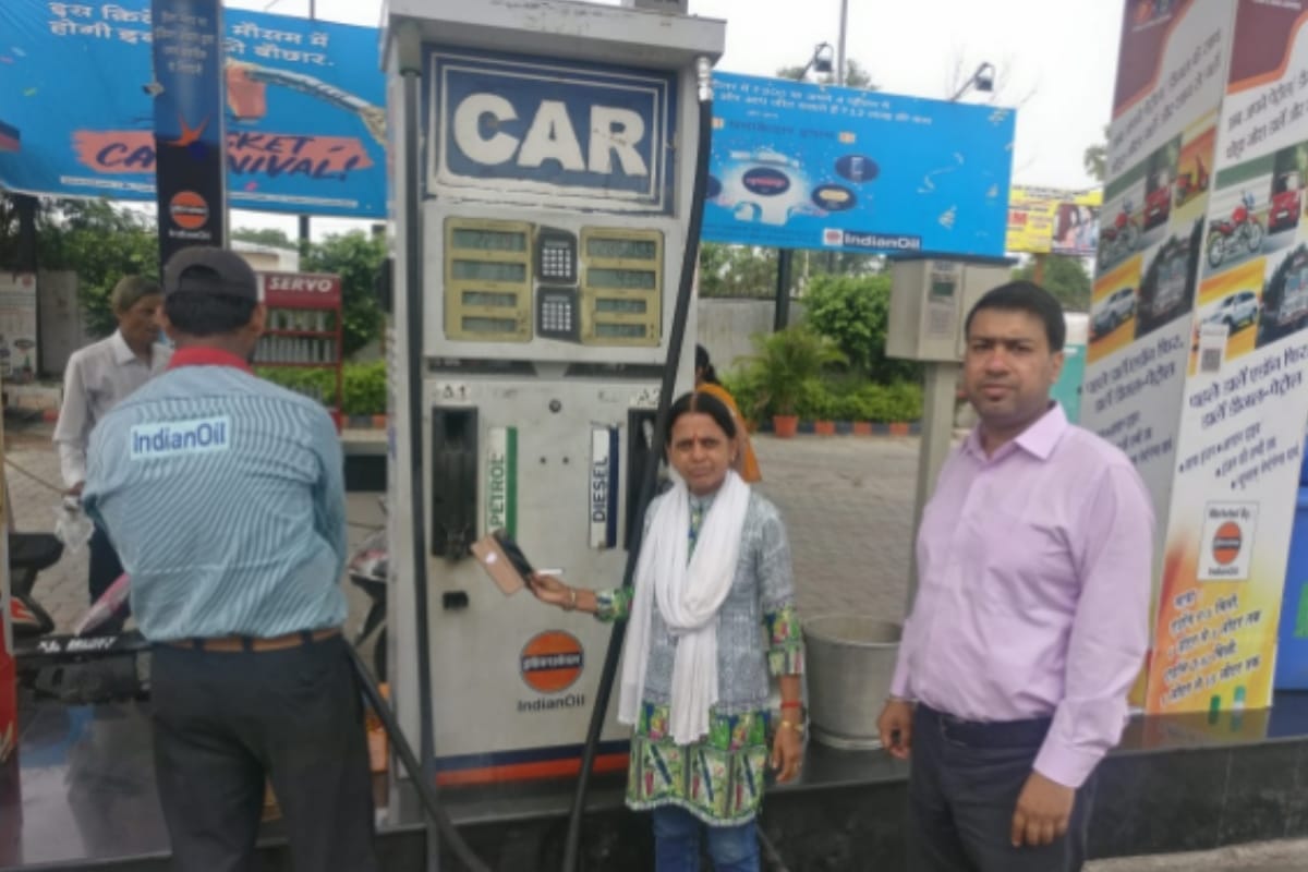 Raids on petrol pumps continue in Meerut for third day of supply department