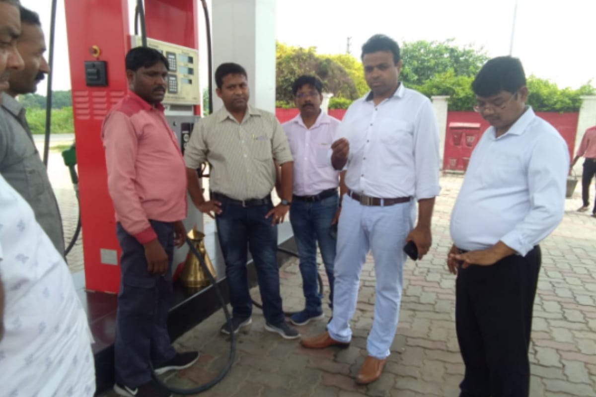 Raids on petrol pumps continue in Meerut for third day of supply department