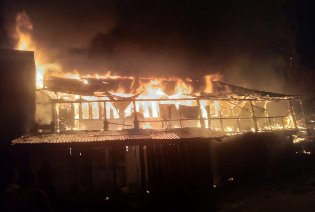 house gutted in fire in manali and showroom on fire in sundernagar