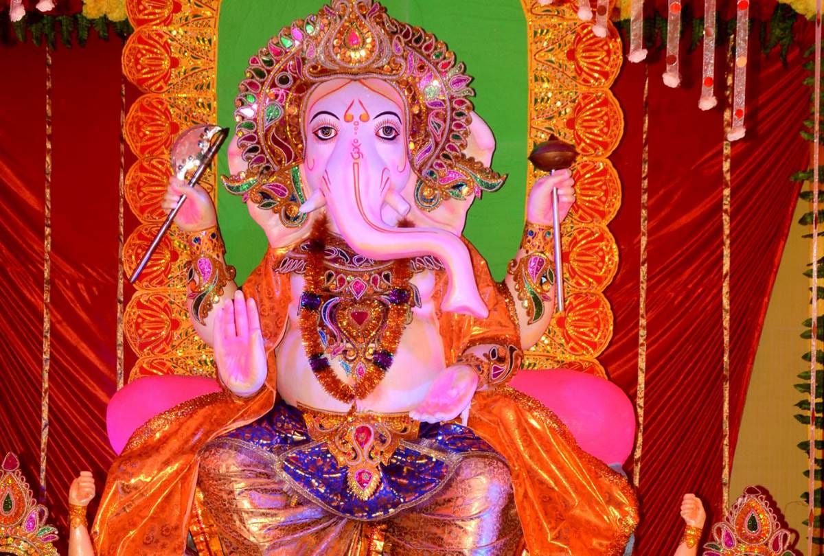 beautiful pictures of ganpati puja pandal in lucknow