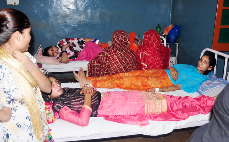 Outbreak of fever, beds full in district hospital