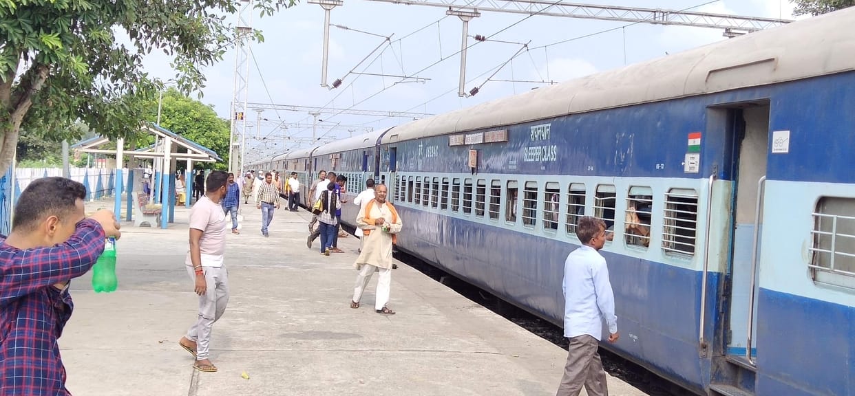 kashi vishavnath express engine fail