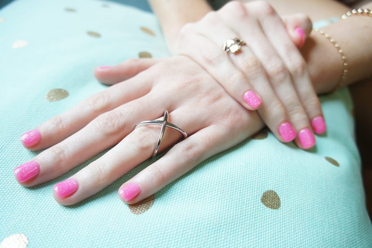 5 best way to keep nail paint on nails long lasting