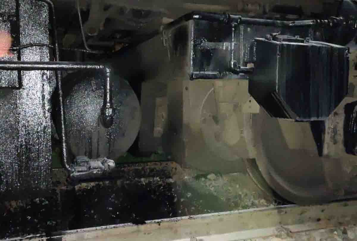 Lucknow-Bandra Express saved from becoming a burning train