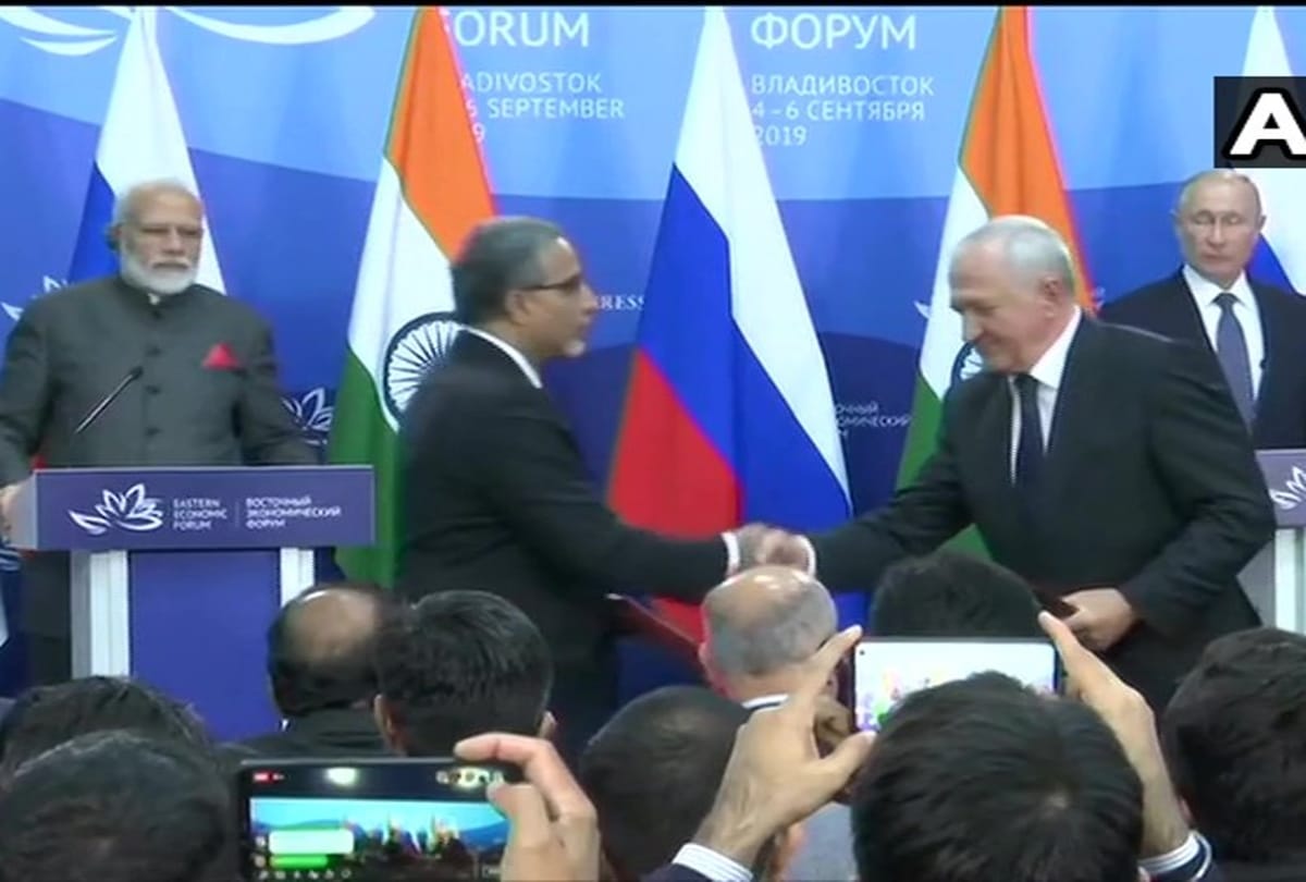 PM Narendra Modi with Vladimir Putin in Russia Eastern Economic Forum Live Updates