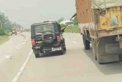 Video of illegal recovery from truck on highway goes viral