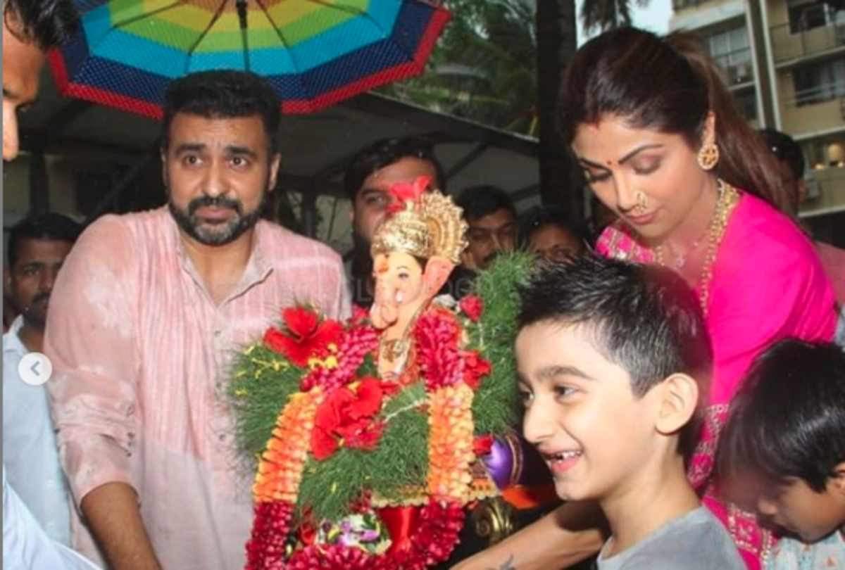 shilpa shetty dance with her husband raj kundra at ganesh visarjan