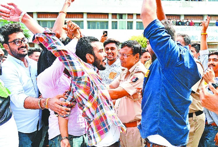 Clash in Soi and ABVP Supporters during punjab university student council elections campaign