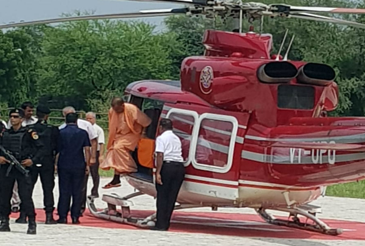 up cm yogi adityanath Reach Mathura Will Meeting with Administration