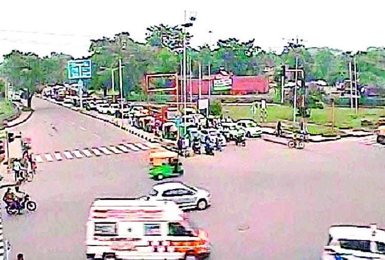 PGI Chandigarh Ambulence Crossed 23 Km in 18 Minute Via Traffic Police Green Corridor