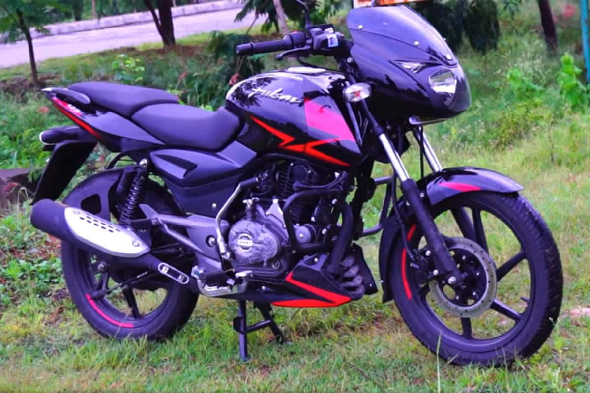 Bajaj Pulsar 125 Split Seat variant launch soon arrives at dealer