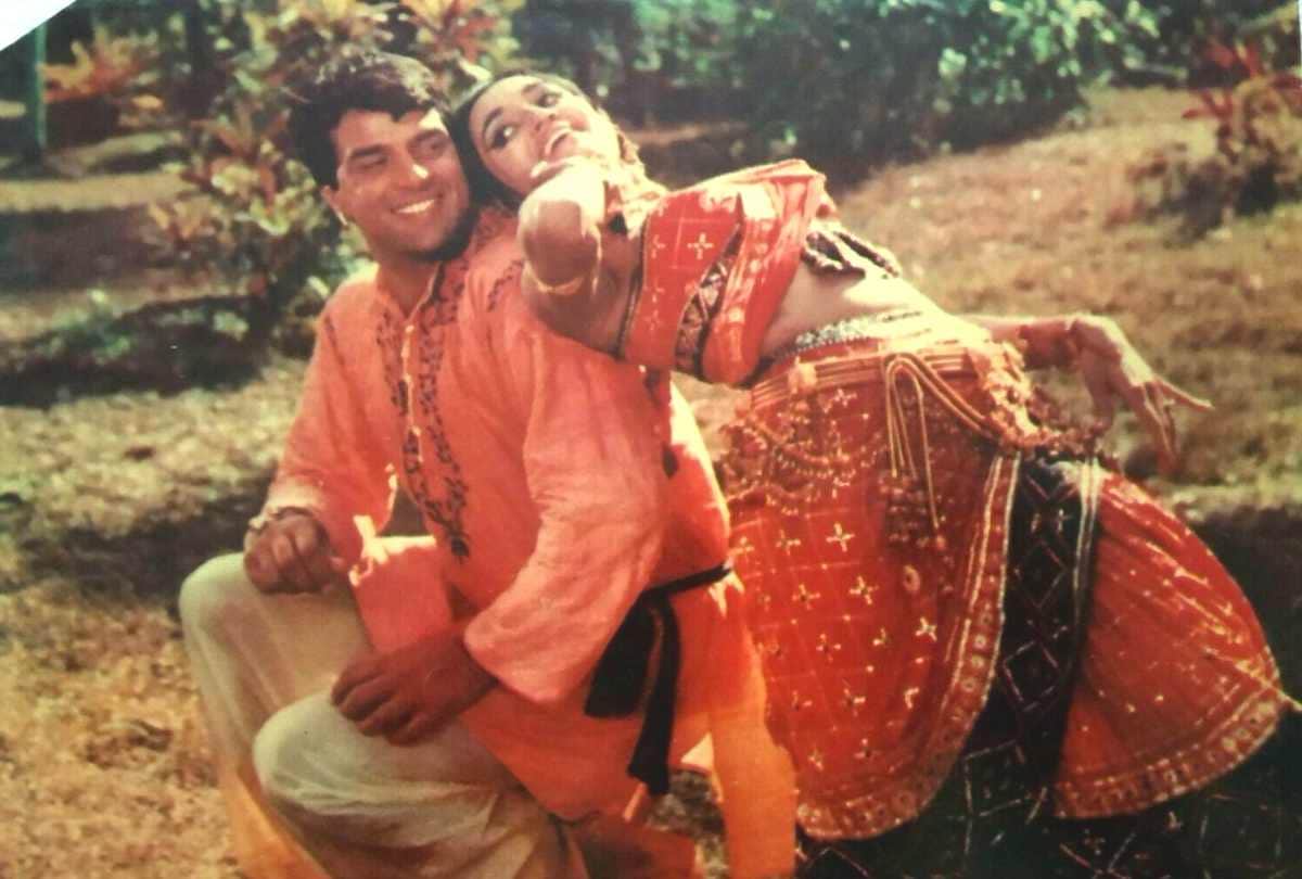 Dharmendra recovered from Dengue and travel to lucknow