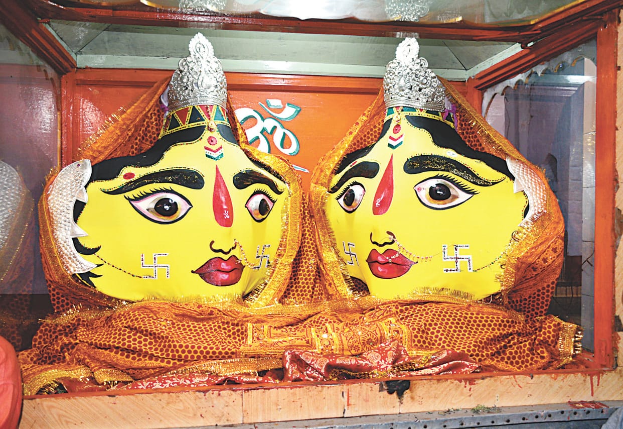 On Nandashtami, a few descendants worship the mother by tantric method