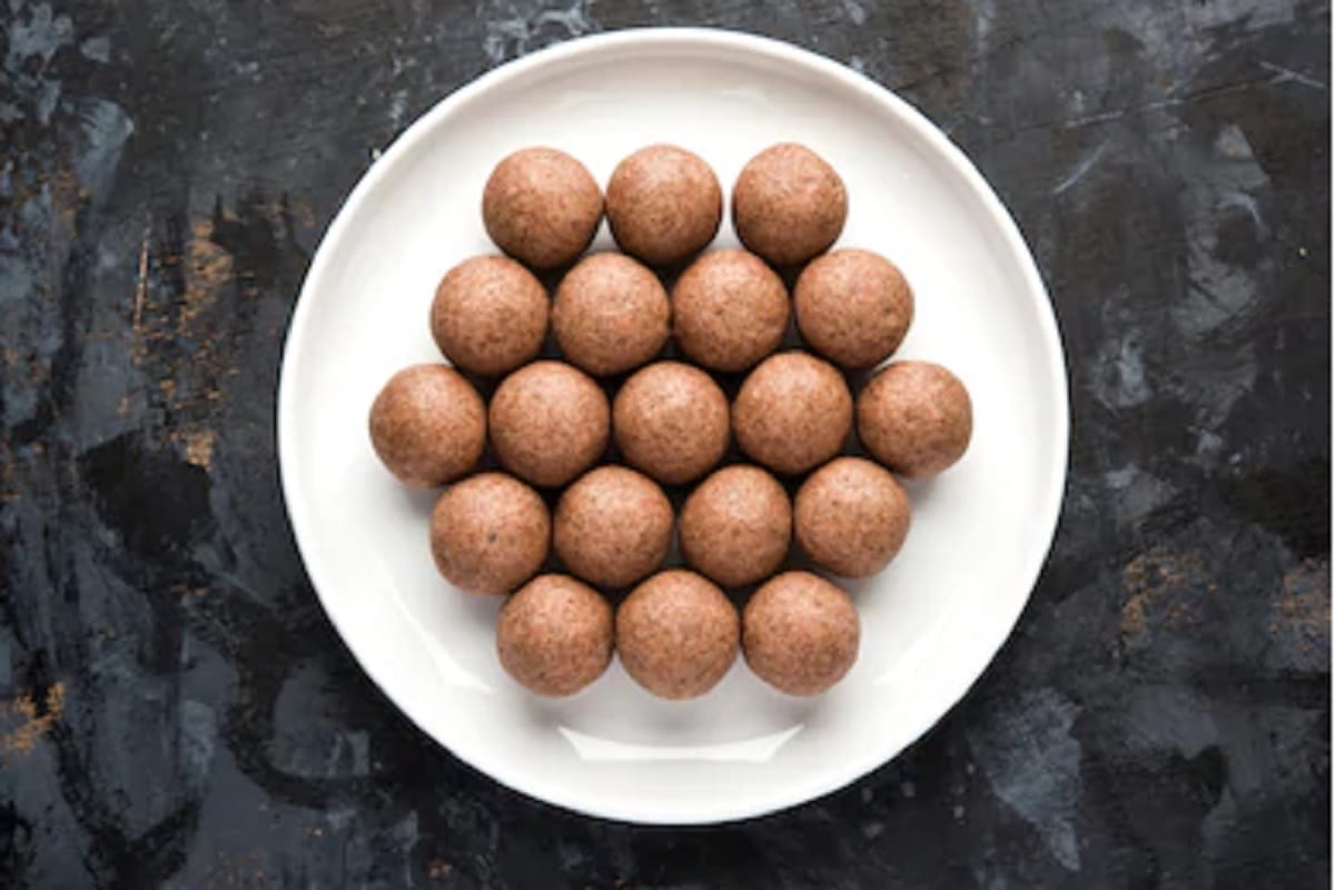 how to make protein rich nuts and chocolate ladoo at home
