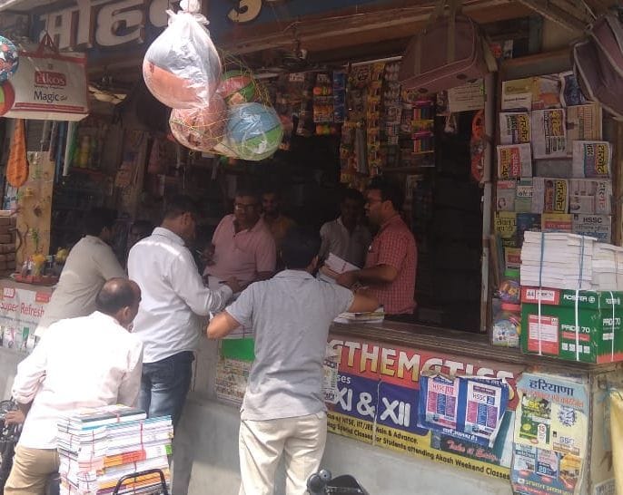 Six Shop Keepers punished for Garveg throving on Road