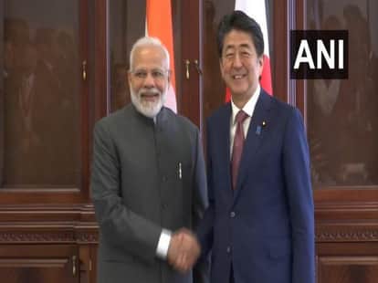प्रधानमंत्री नरेंद्र मोदी और जापान के प्रधानमंत्री शिंजो आबे