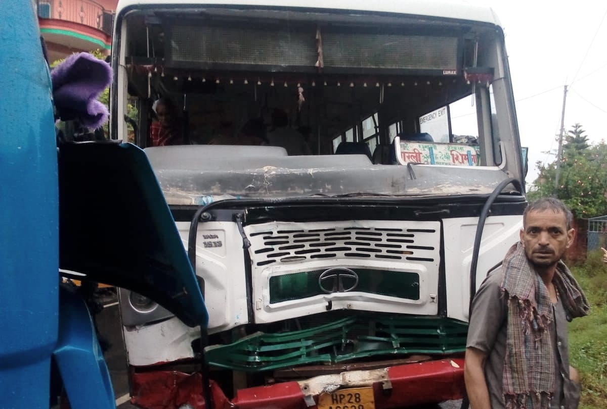hrtc bus accident near jahoo hamirpur himachal pradesh four injured