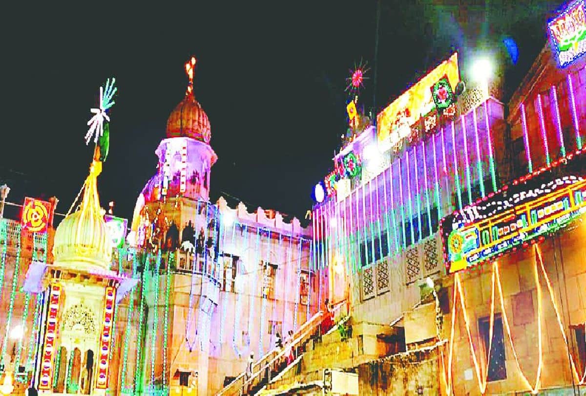 devotees not allow go to radharani temple barsana on radhashtami festival in mathura