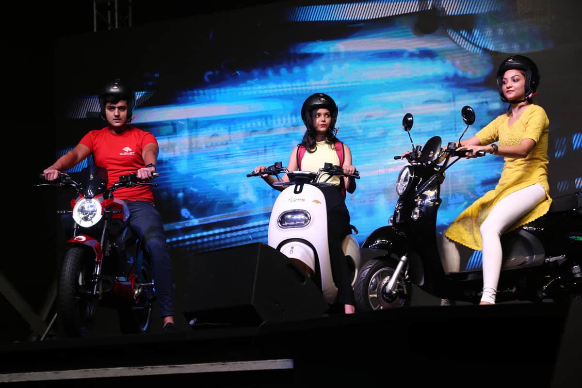 Revolet launches three electric scooters and indias first electric scooters
