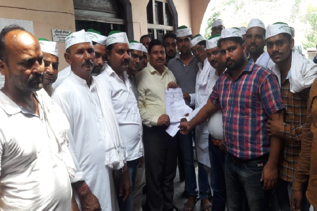 Bakiyu Tomar protested against Power Corporation in saharanpur