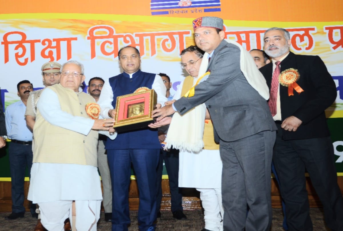 13 teachers honored with state level award by Governor and Chief Minister in Shimla