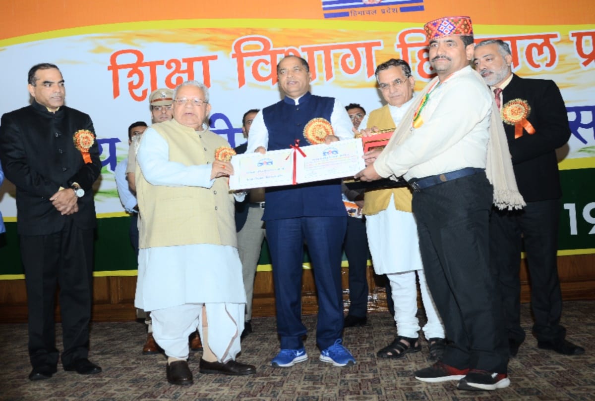 13 teachers honored with state level award by Governor and Chief Minister in Shimla