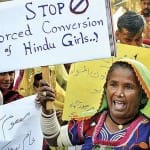 पाकिस्तान में अगवा हिंदू लड़की घर लौटी