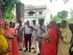 सुपोषण स्वास्थ्य मेले का फीता काटकर उदघाटन करते ग्राम प्रधान एवं बीडीओ।